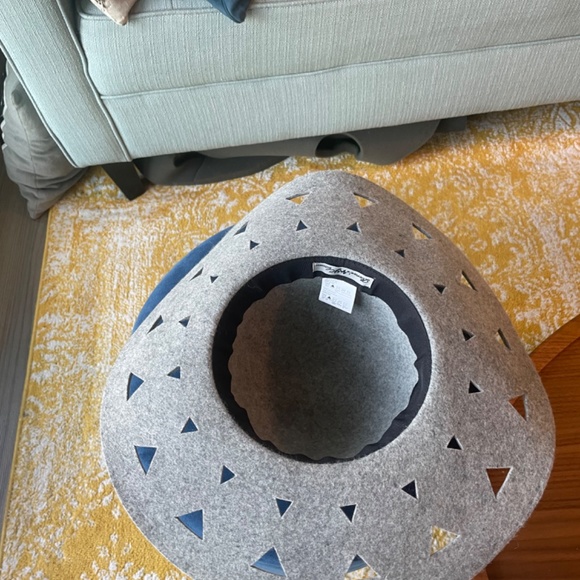 Never Worn Anthropologie Renee’s Accessories NYC Grey Brimmed Hat - Picture 3 of 5